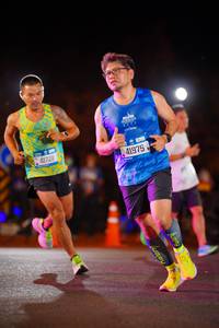 BIB: 41975, 8241
                            <button type="button" onclick="openModal(21529478)" class="btn btn-primary btn-sm float-right btn-popup" data-toggle="modal" data-target=".modal-high-quality">
                        <i class="fas fa-shopping-cart"></i> Add to Cart
                    </button>
                                            <button type="button" onclick="isThisMe(21529478, true)" class="btn btn-success btn-sm float-right btn-popup btn-isme hidden" data-toggle="tooltip" data-placement="bottom" title="นี่คือรูปของคุณใช่ไหม คลิกที่นี่เพื่อเอาเข้าอัลบั้ม">
                        <i class="fas fa-plus"></i> Add to album
                    </button>
                    <button type="button" onclick="isThisMe(21529478, false)" class="btn btn-warning btn-sm float-right btn-popup btn-isnotme hidden">
                        <i class="fas fa-ban"></i> Remove from album
                    </button>